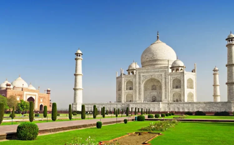  Eternal Elegance: The Timeless Beauty of the Taj Mahal