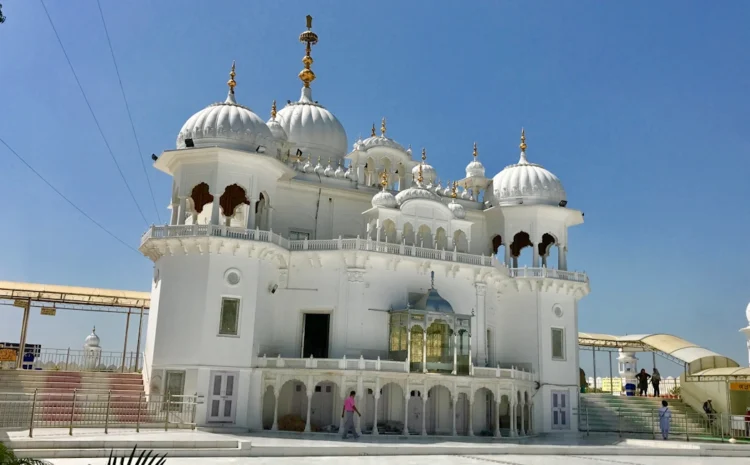  Anandpur Sahib: The Sacred City of Spirituality and Valor